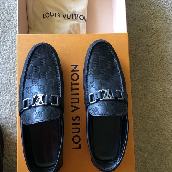 Authentic New-like Louis Vuitton shoes - Picture 1 of 4